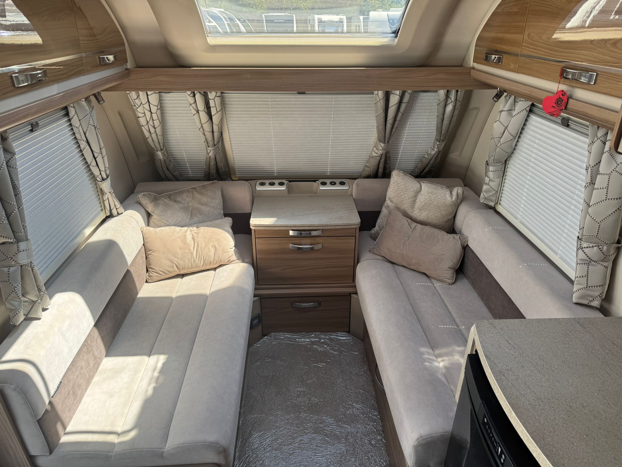 Swift Challenger 565- 2019 Caravan - Image 12